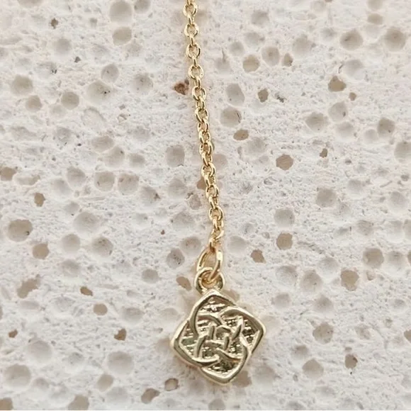 Kendra Scott Cross Gold Pendant Necklace in Kyocera Opal - Picture 4 of 4